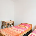 Holeckova Hostel