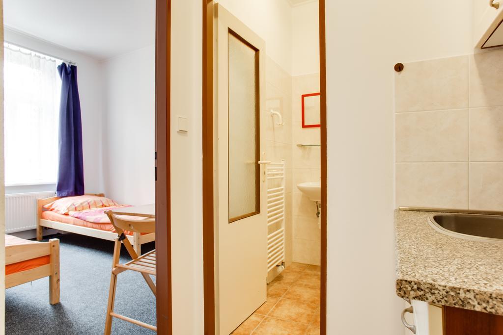 Hostel Holeckova